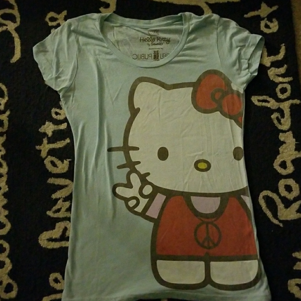 Hello kitty ✌tee